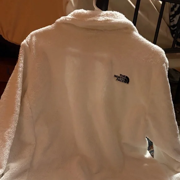 The North Face Women's Cream Teddy Jacket - Picture 3 of 3
